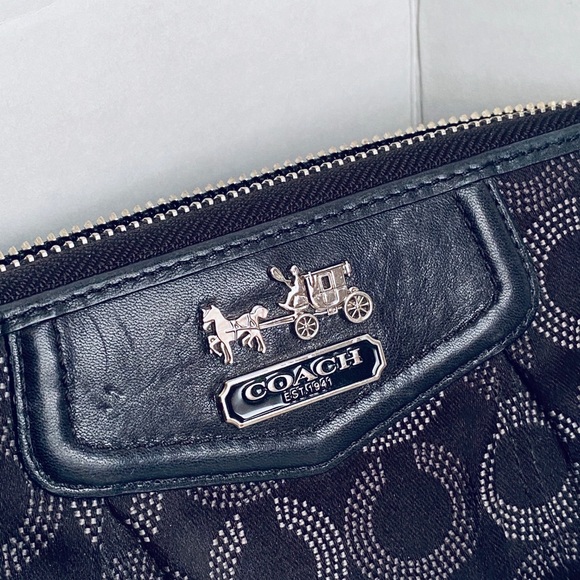 Coach wallet black dotted - Picture 2 of 7